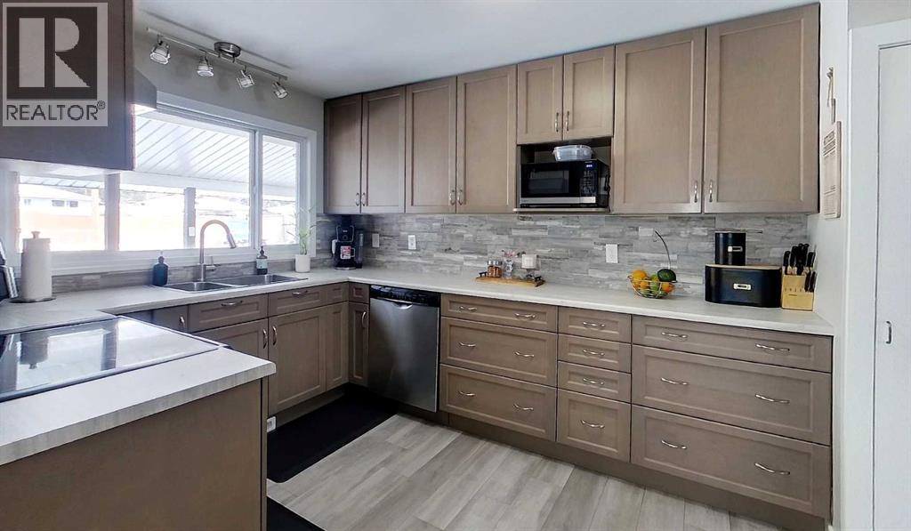 4230 5 Avenue, Edson, Alberta  T7E 1A5 - Photo 7 - A2296482