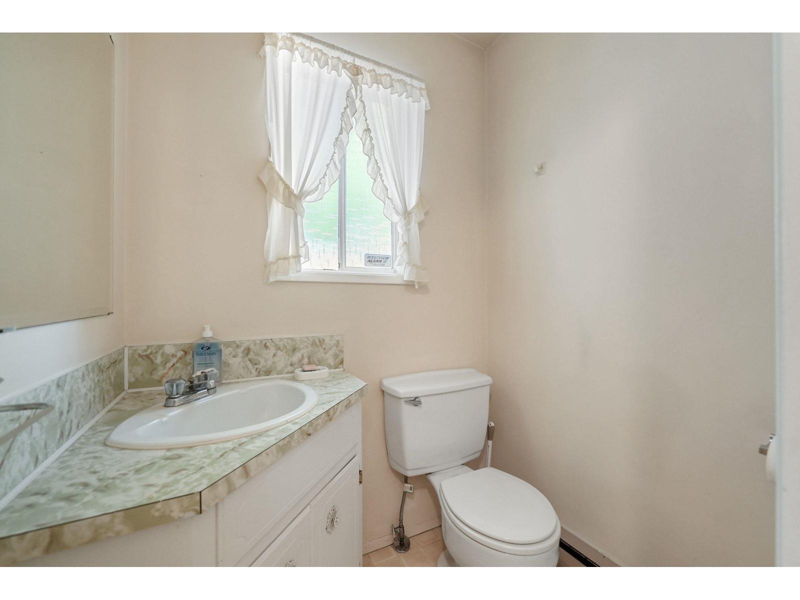 6172 184 Street, Surrey, British Columbia  V3S 9E6 - Photo 12 - R3104567