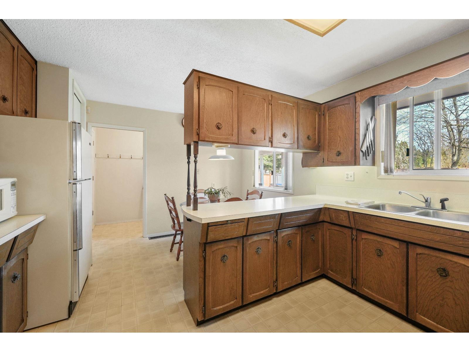 6172 184 Street, Surrey, British Columbia  V3S 9E6 - Photo 7 - R3104567