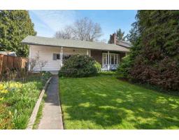 <div class="price">$1,299,000</div> 6172 184 Street, Surrey<br><div style="margin-bottom:8px;"><small>RE/MAX Treeland Realty</small></div><div class='bed_bath'>3 Bed | 2 Bath</div>