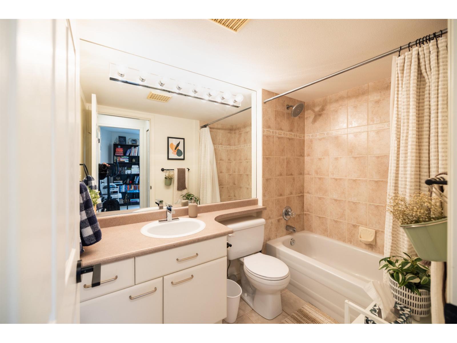 207 15325 17 Avenue, Surrey, British Columbia  V4A 1T8 - Photo 17 - R3104276