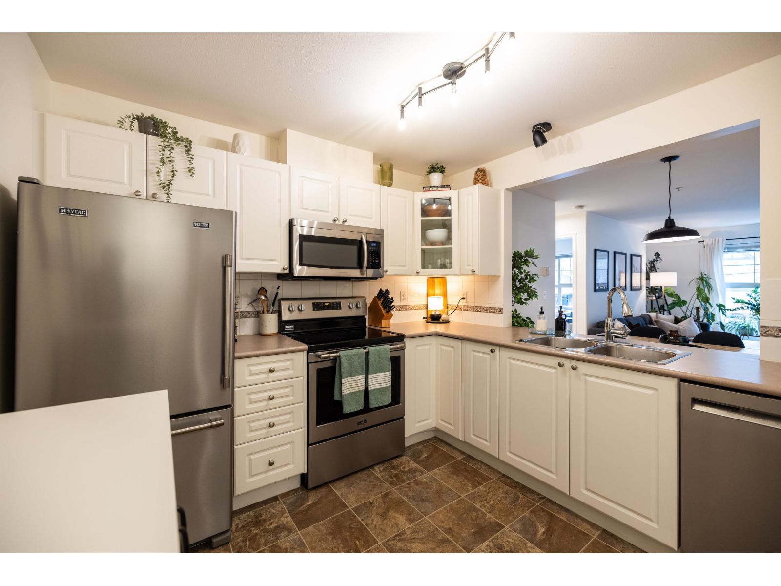 207 15325 17 Avenue, Surrey, British Columbia  V4A 1T8 - Photo 8 - R3104276