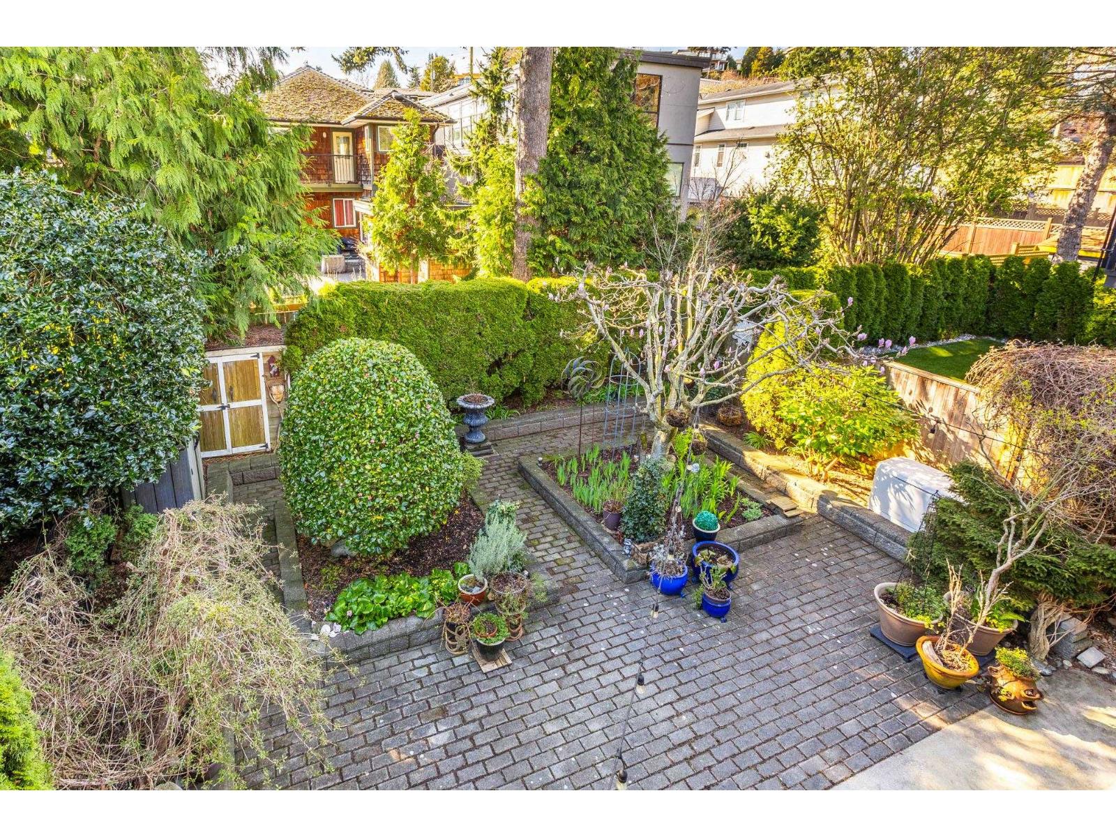 933 Maple Street, White Rock, British Columbia  V4B 4M4 - Photo 28 - R3104319