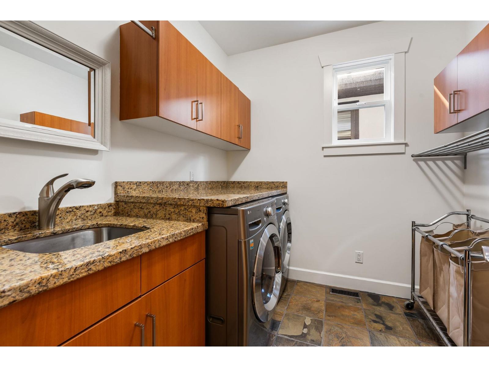 933 Maple Street, White Rock, British Columbia  V4B 4M4 - Photo 24 - R3104319