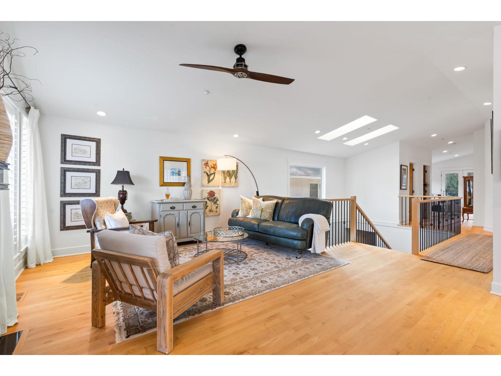 933 Maple Street, White Rock, British Columbia  V4B 4M4 - Photo 4 - R3104319