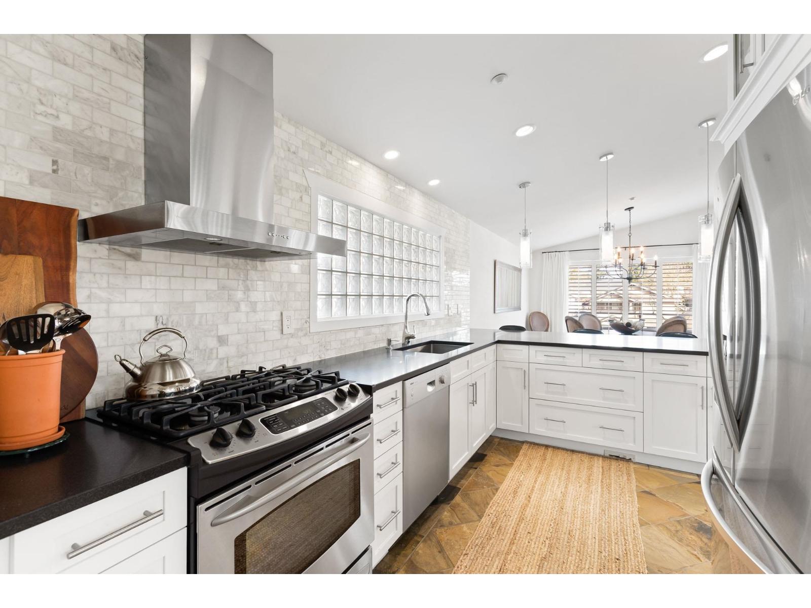 933 Maple Street, White Rock, British Columbia  V4B 4M4 - Photo 8 - R3104319