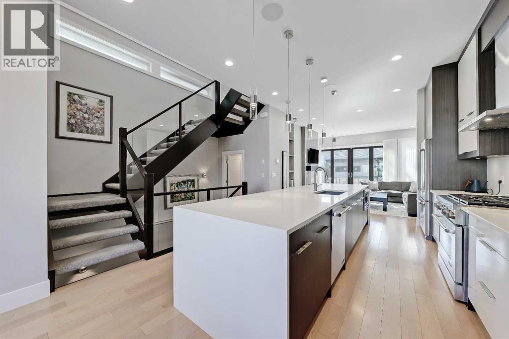 1705 46 Avenue SW, Calgary, Alberta  T2T 2R6 - Photo 7 - A2296408