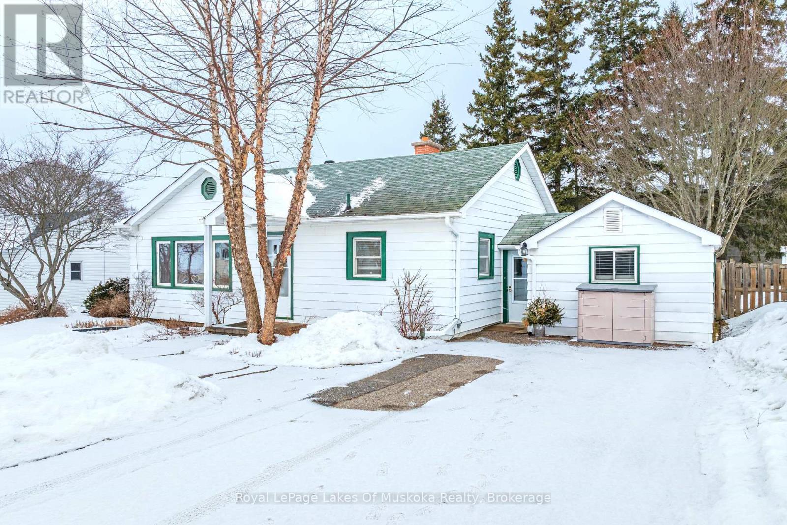 10 MORRIS AVENUE, Huntsville, Ontario