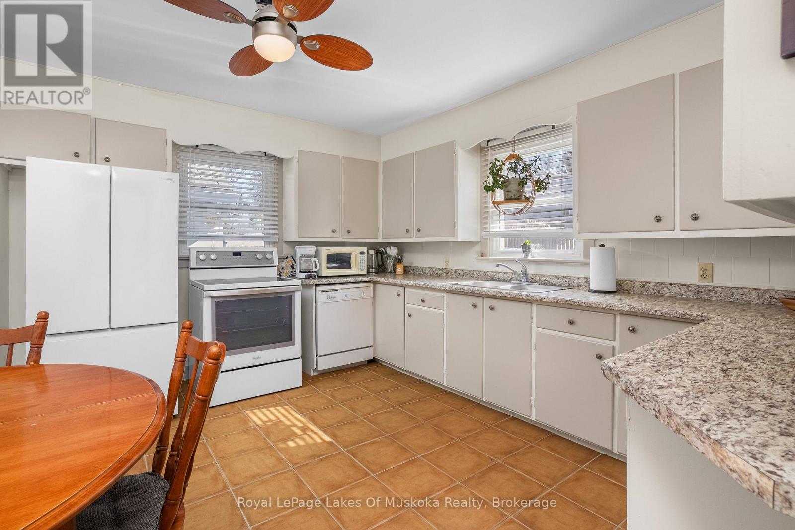 10 Morris Avenue, Huntsville (Chaffey), Ontario  P1H 1G4 - Photo 13 - X12935488