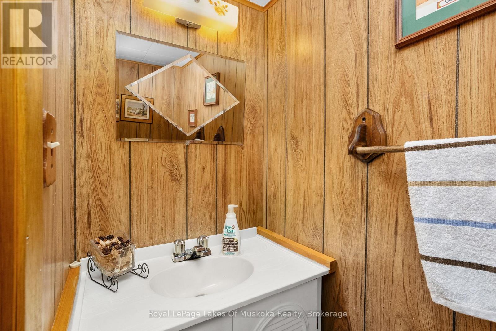 10 Morris Avenue, Huntsville (Chaffey), Ontario  P1H 1G4 - Photo 22 - X12935488