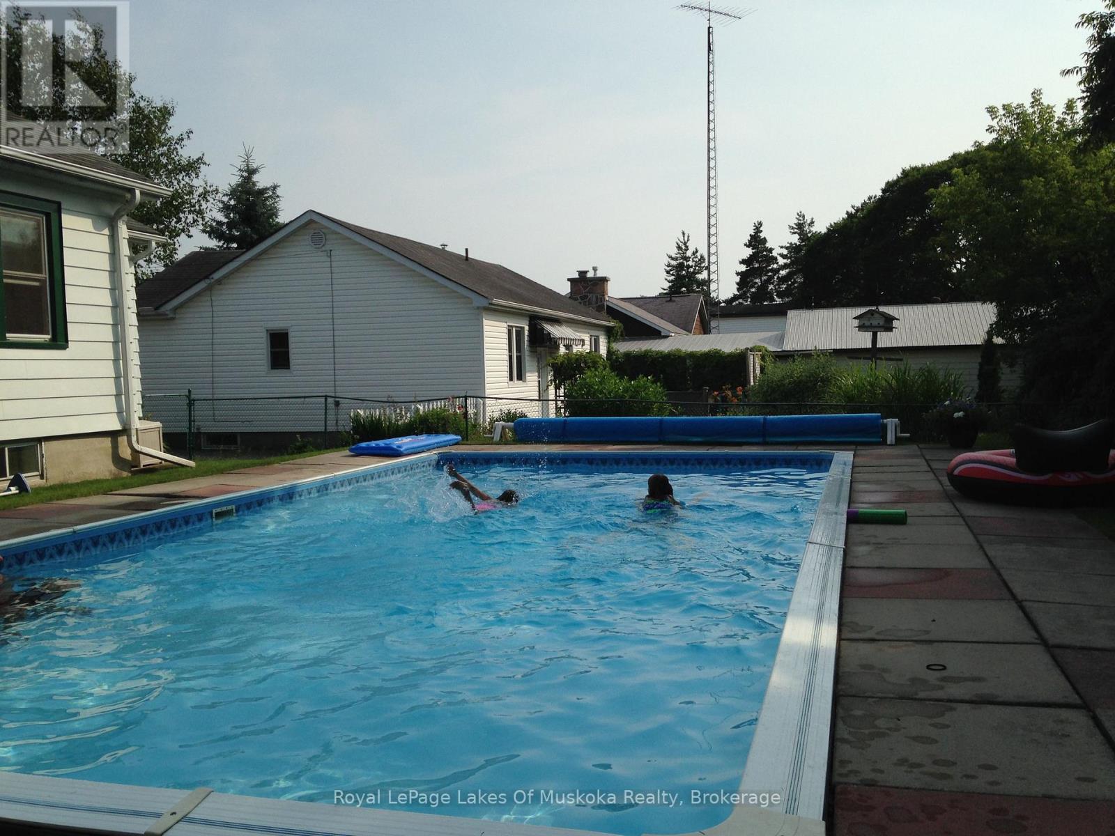 10 Morris Avenue, Huntsville (Chaffey), Ontario  P1H 1G4 - Photo 6 - X12935488