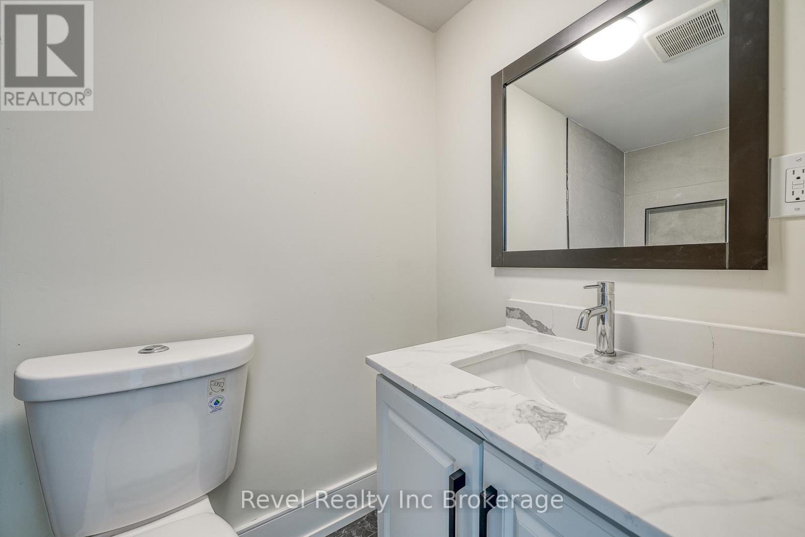 241 Charles Street W, Ingersoll, Ontario N5C 2M5 - Photo 16 - X12935592