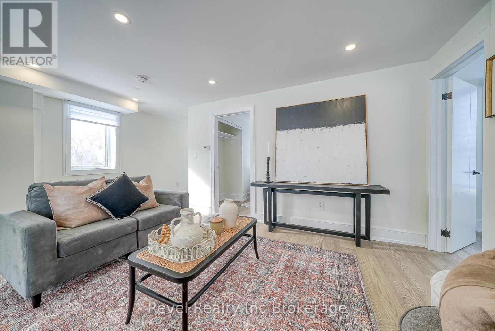 241 Charles Street W, Ingersoll, Ontario N5C 2M5 - Photo 6 - X12935592