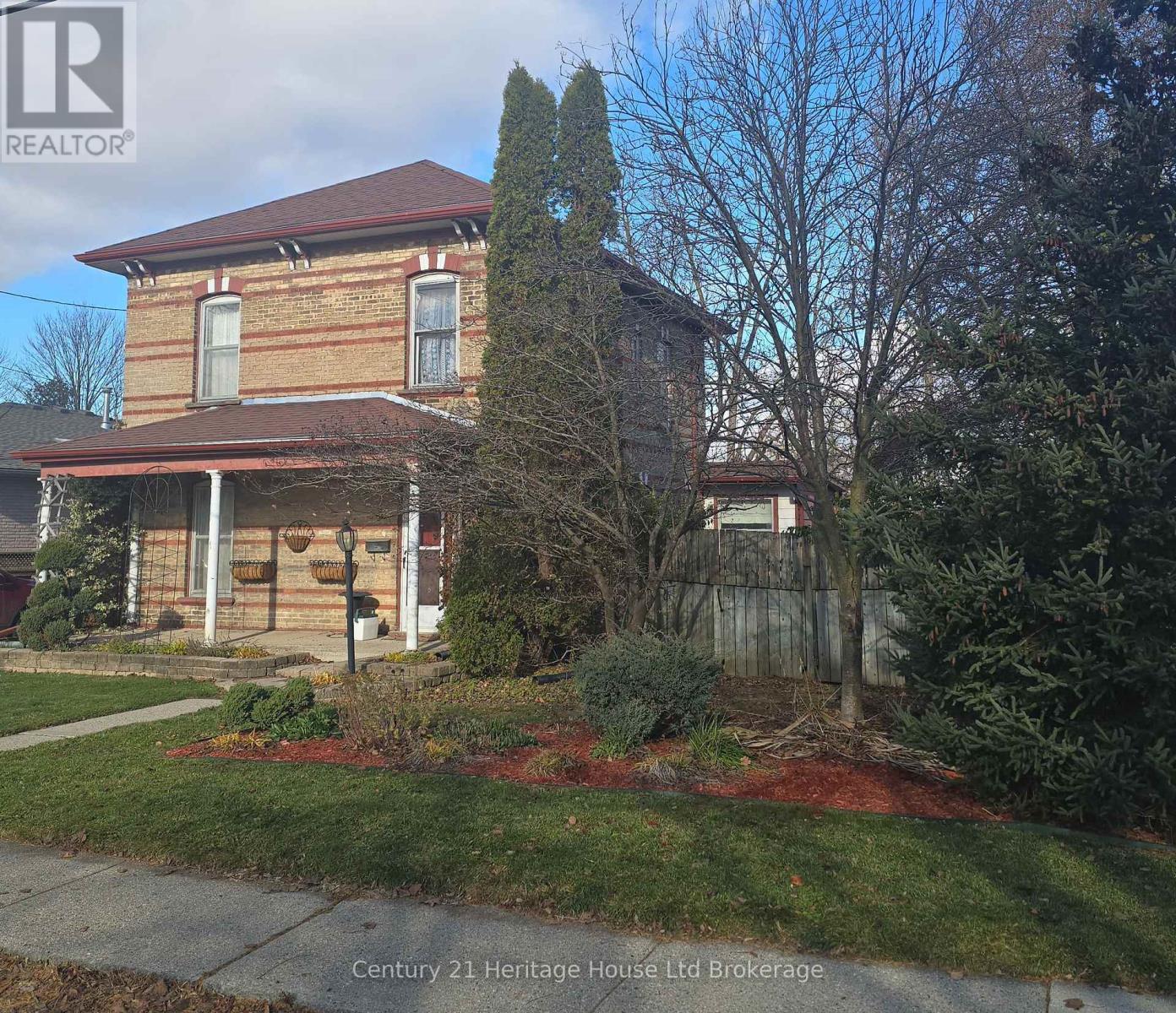 657 Frances Street, Woodstock, Ontario N4S 1Z9 - Photo 2 - X12935684