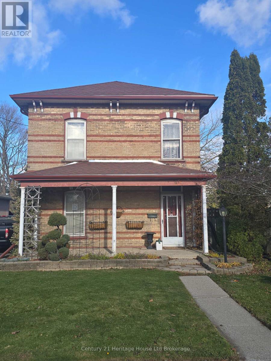 657 Frances Street, Woodstock, Ontario N4S 1Z9 - Photo 3 - X12935684