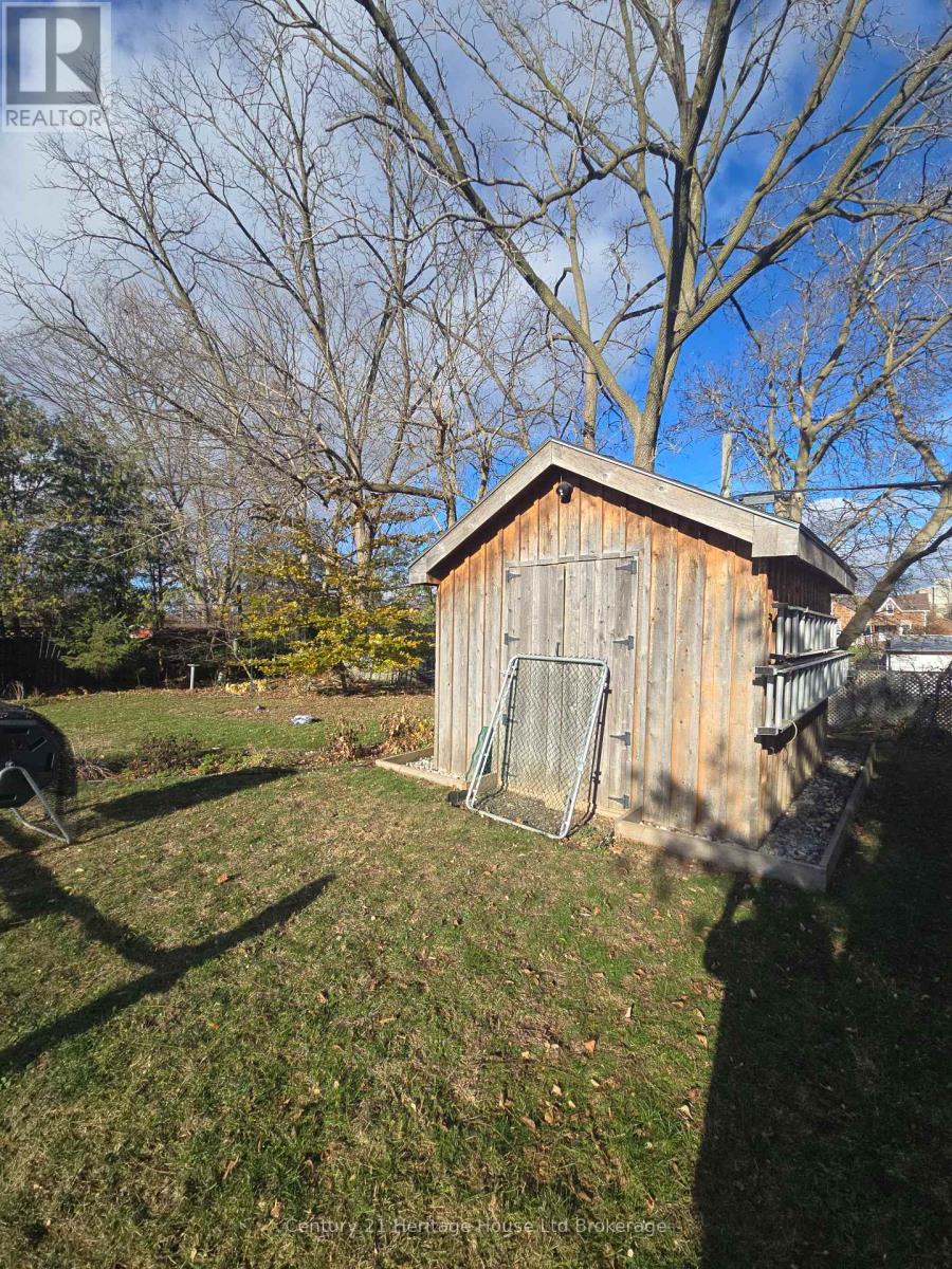 657 Frances Street, Woodstock, Ontario N4S 1Z9 - Photo 6 - X12935684