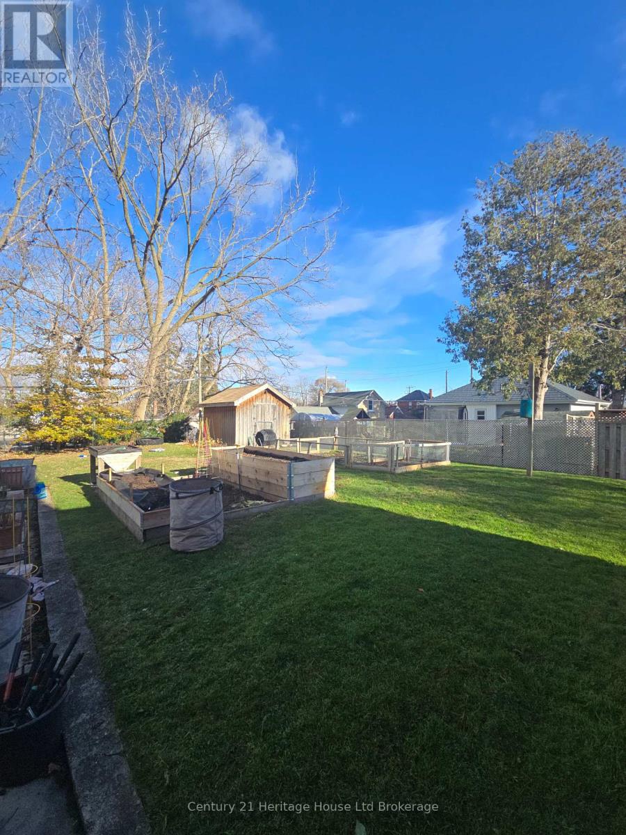 657 Frances Street, Woodstock, Ontario N4S 1Z9 - Photo 7 - X12935684