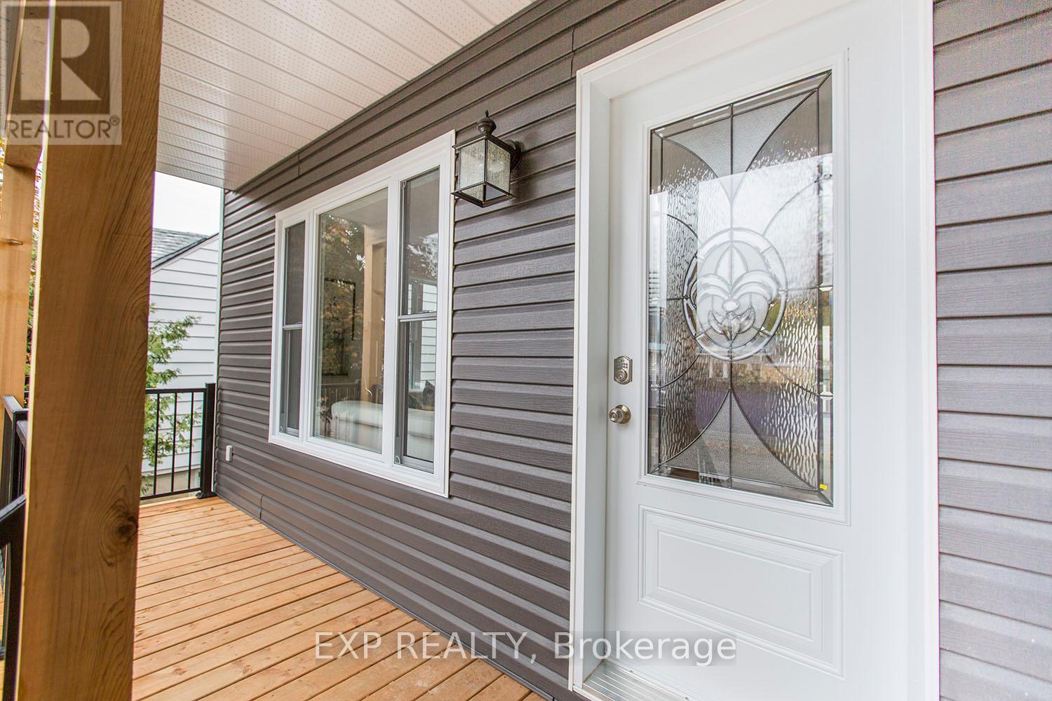 A - 183 Kipp Street, Ottawa, Ontario  K1L 7V1 - Photo 2 - X12897310