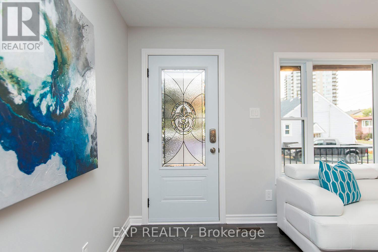 A - 183 Kipp Street, Ottawa, Ontario  K1L 7V1 - Photo 3 - X12897310