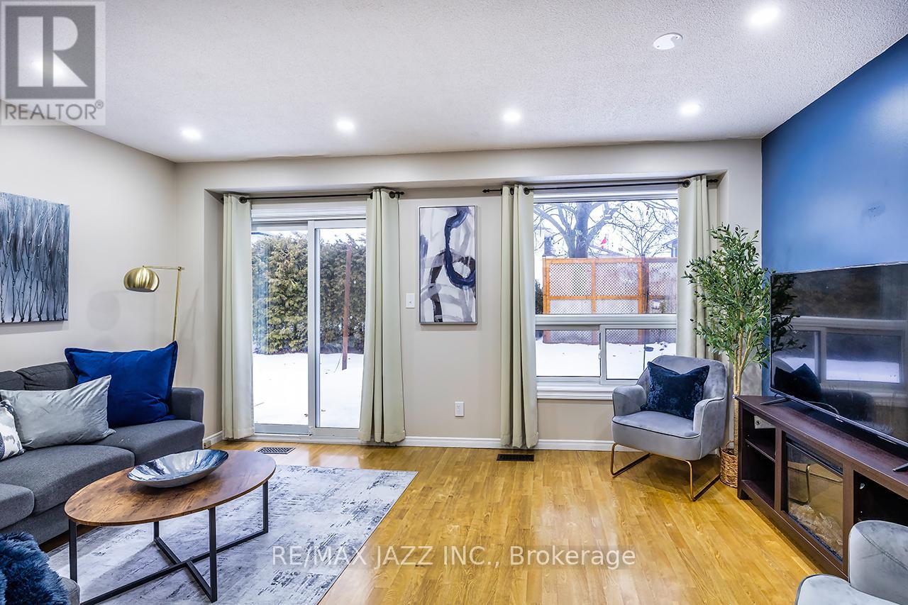 33 Mossgrove Court, Clarington, Ontario  L1E 1P4 - Photo 10 - E12935624