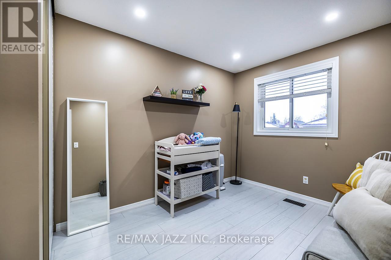 33 Mossgrove Court, Clarington, Ontario  L1E 1P4 - Photo 16 - E12935624