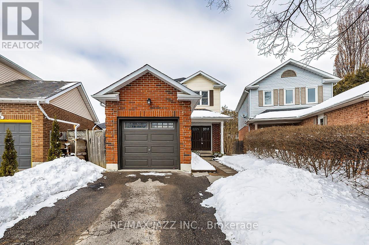 33 Mossgrove Court, Clarington, Ontario  L1E 1P4 - Photo 2 - E12935624