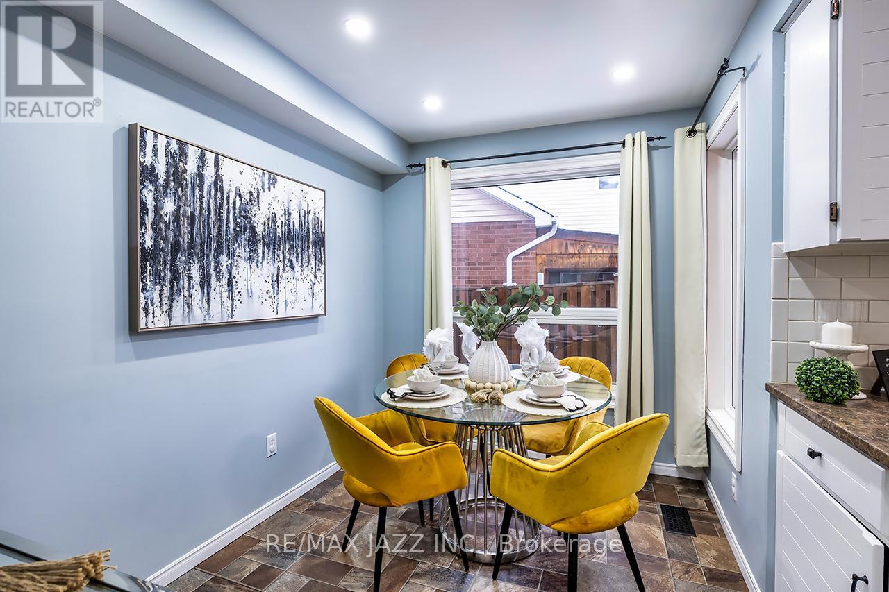 33 Mossgrove Court, Clarington, Ontario  L1E 1P4 - Photo 5 - E12935624