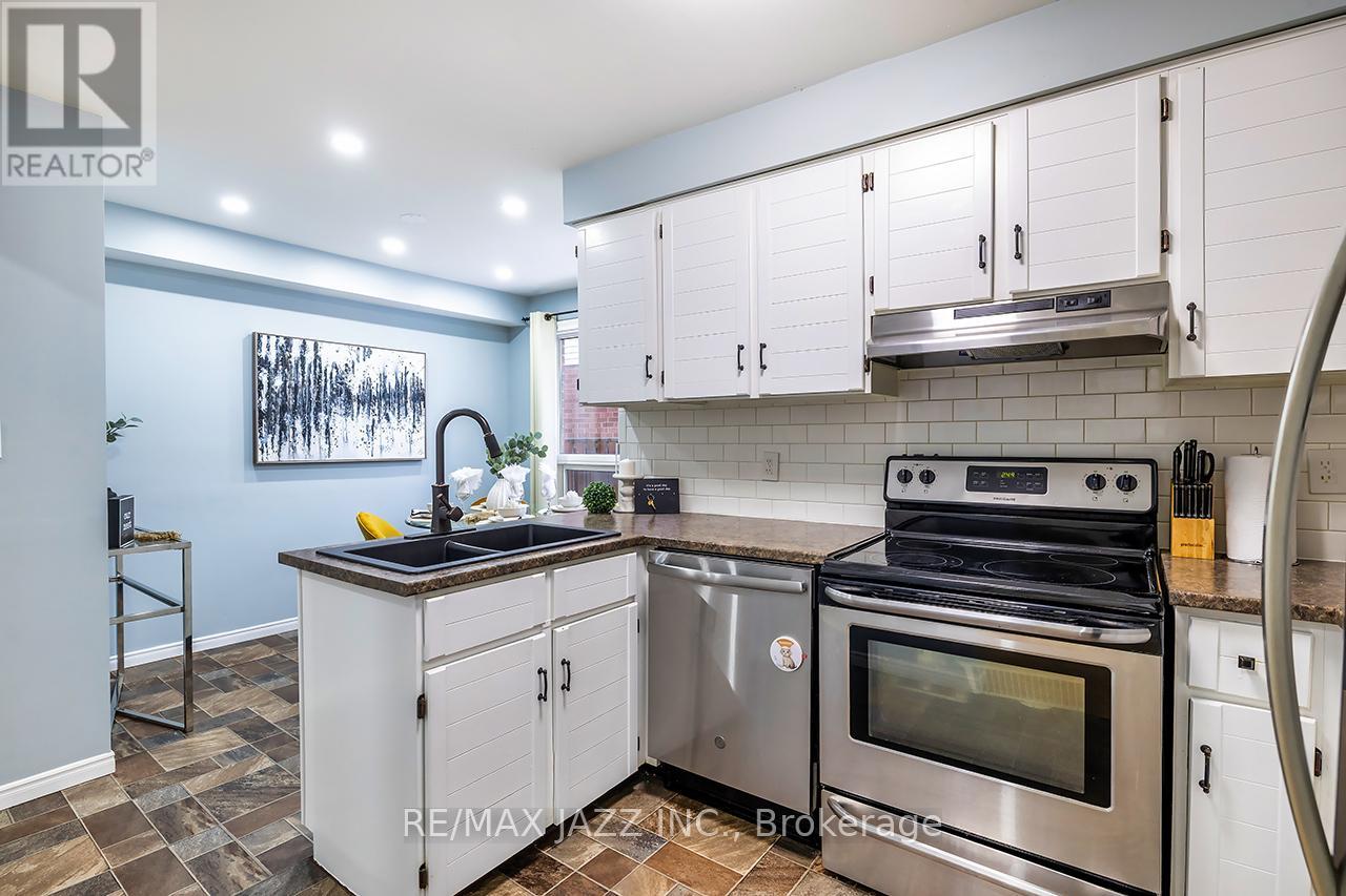 33 Mossgrove Court, Clarington, Ontario  L1E 1P4 - Photo 9 - E12935624