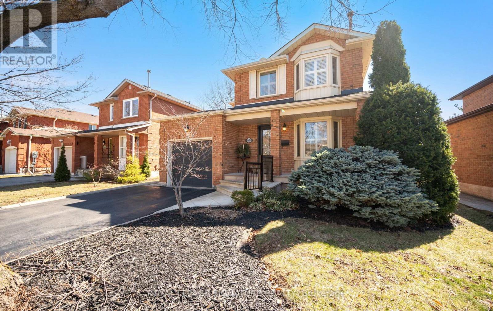 1608 Parish Lane, Oakville, Ontario  L6M 3E2 - Photo 3 - W12934806