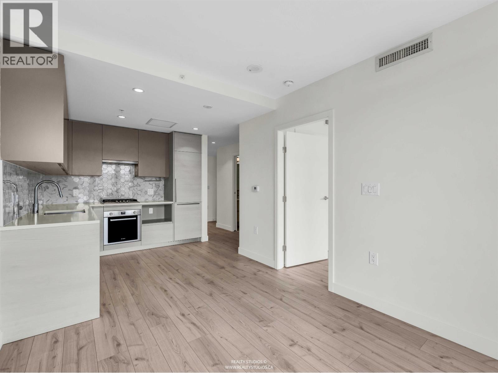 1302 8181 Chester Street, Vancouver, British Columbia  V5X 0J9 - Photo 10 - R3104617