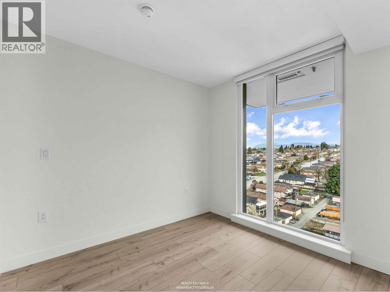 1302 8181 Chester Street, Vancouver, British Columbia  V5X 0J9 - Photo 13 - R3104617