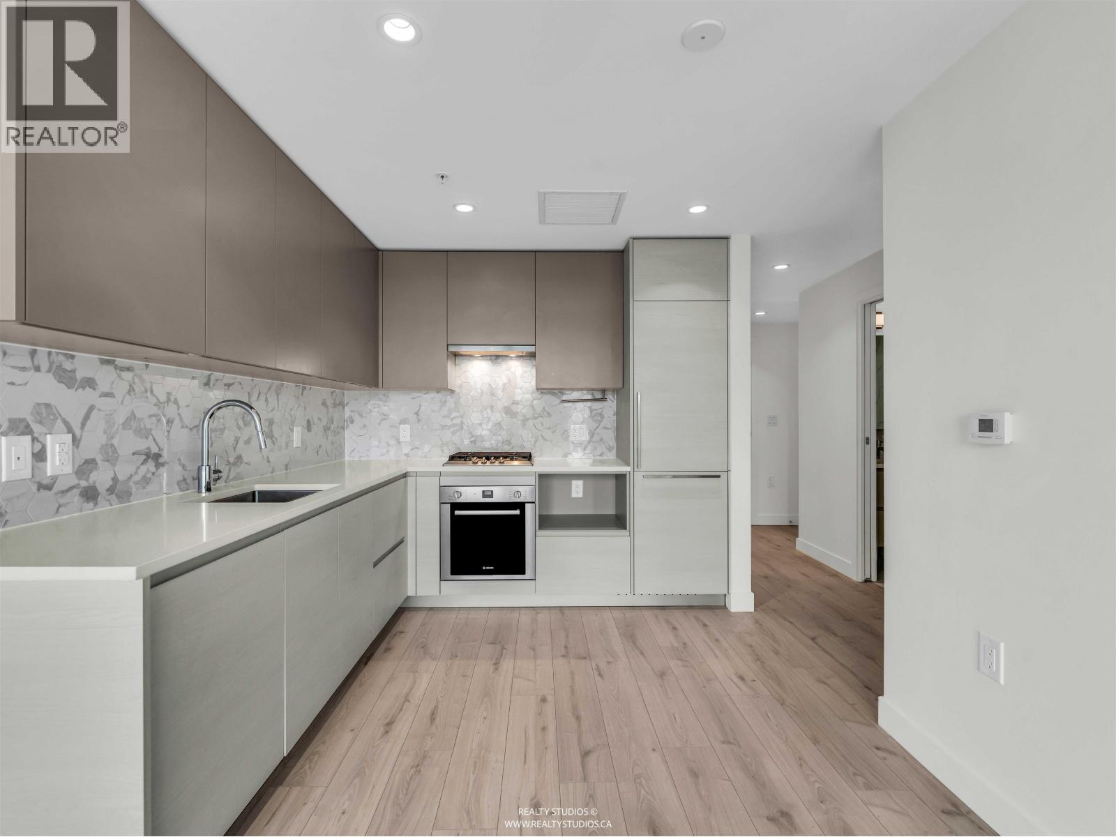 1302 8181 Chester Street, Vancouver, British Columbia  V5X 0J9 - Photo 6 - R3104617