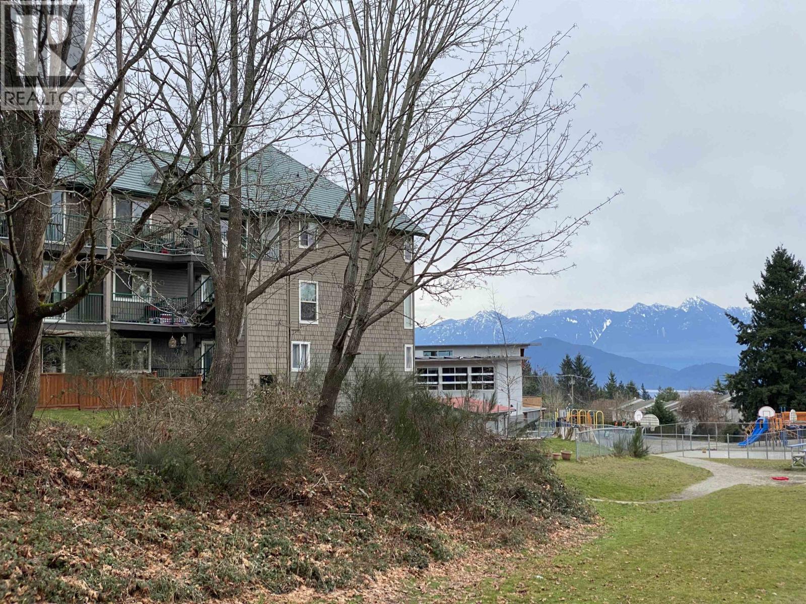 27 622 FARNHAM ROAD, Gibsons, British Columbia