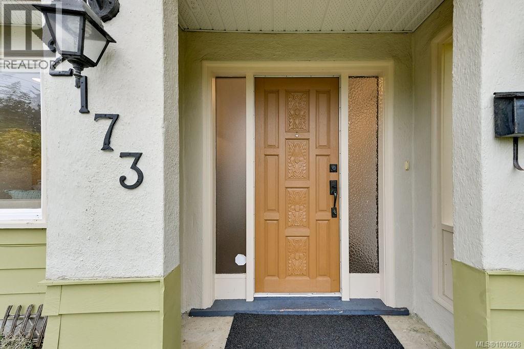 2173 Amity Dr, North Saanich, British Columbia  V8L 1A9 - Photo 2 - 1030268