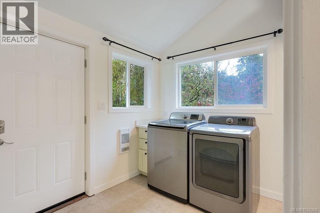 2173 Amity Dr, North Saanich, British Columbia  V8L 1A9 - Photo 39 - 1030268