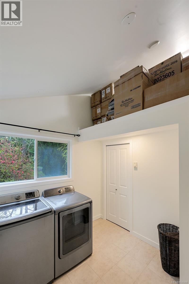 2173 Amity Dr, North Saanich, British Columbia  V8L 1A9 - Photo 41 - 1030268