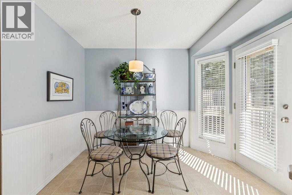 22 Confederation Villas NW, Calgary, Alberta  T2L 2K9 - Photo 12 - A2295652