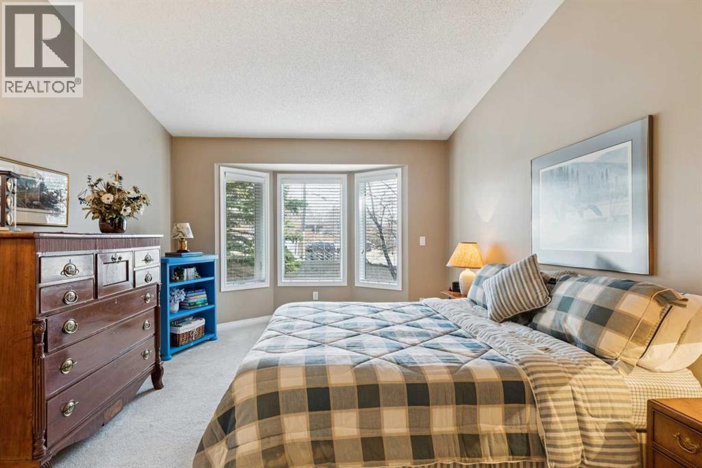 22 Confederation Villas NW, Calgary, Alberta  T2L 2K9 - Photo 14 - A2295652