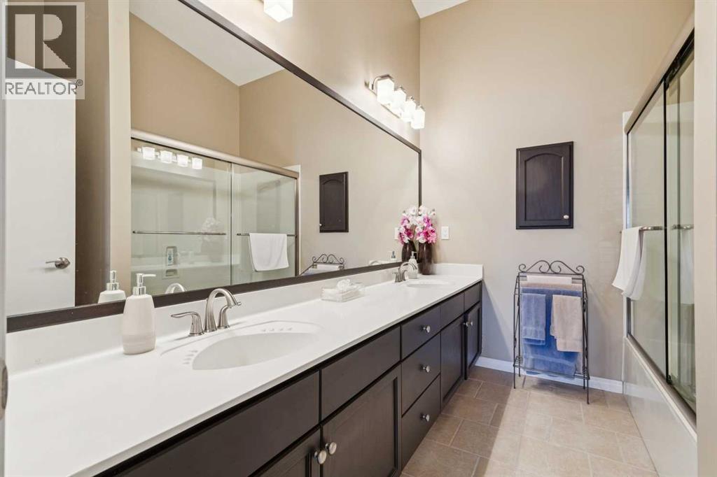 22 Confederation Villas NW, Calgary, Alberta  T2L 2K9 - Photo 16 - A2295652