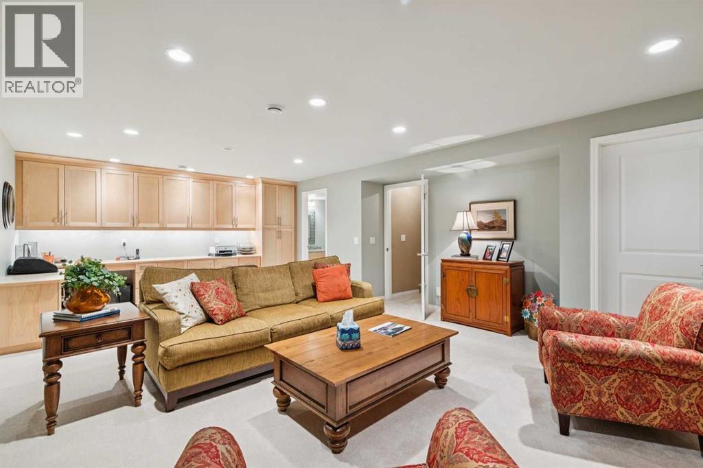 22 Confederation Villas NW, Calgary, Alberta  T2L 2K9 - Photo 22 - A2295652