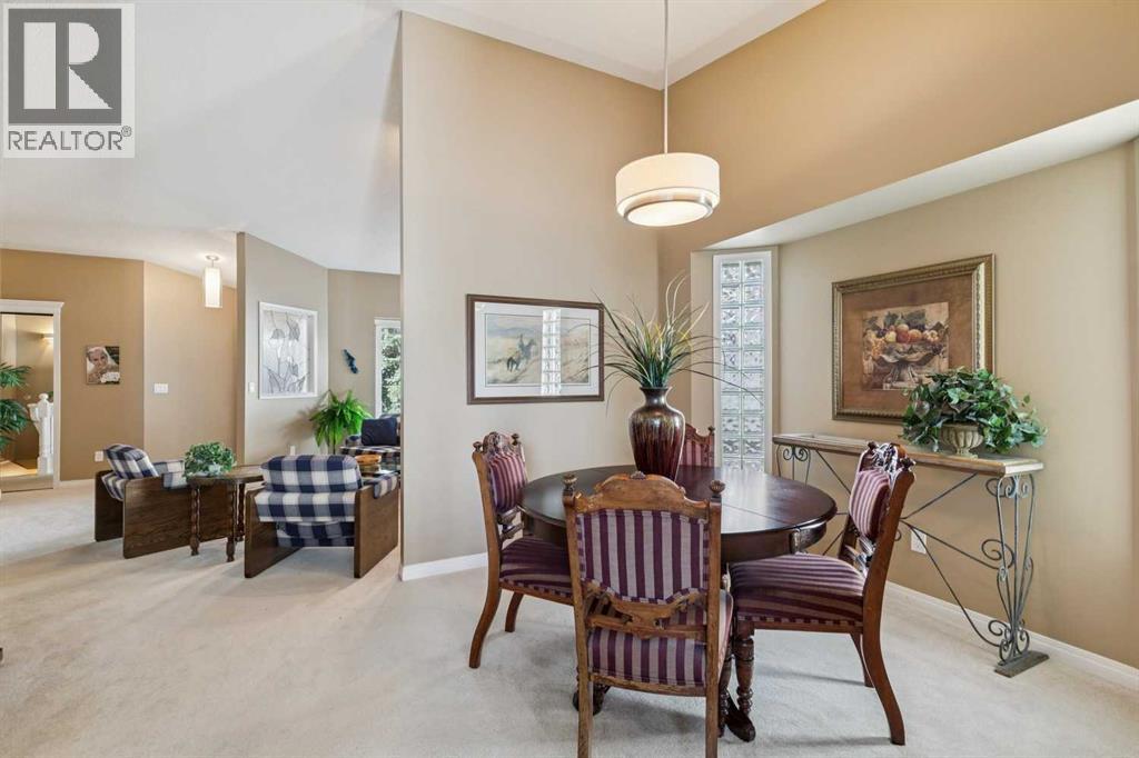 22 Confederation Villas NW, Calgary, Alberta  T2L 2K9 - Photo 8 - A2295652