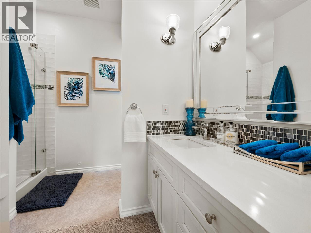 313 Skyline Drive, Gibsons, British Columbia  V0N 1V8 - Photo 20 - R3104639