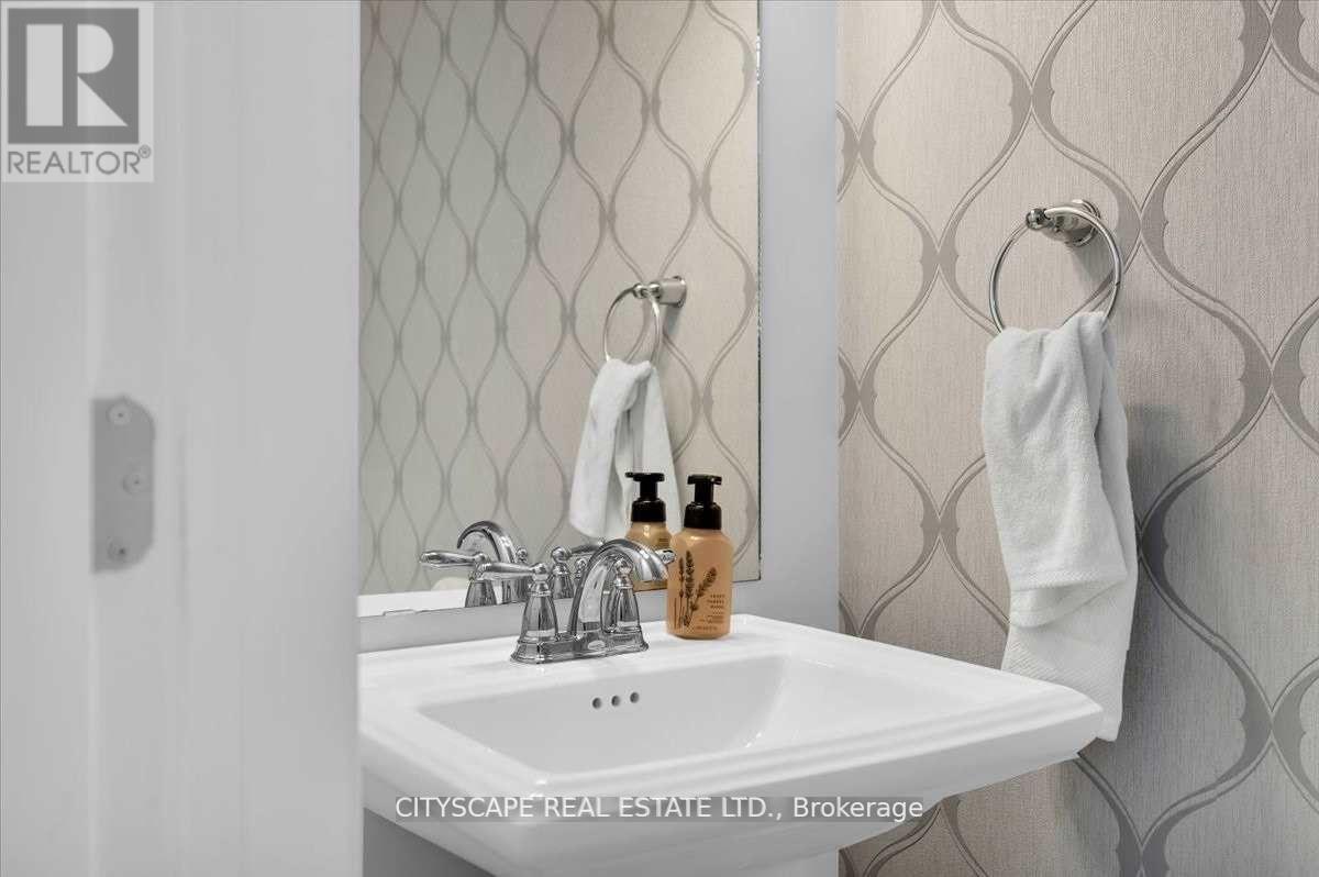 40 Blue Ribbon Way, Hamilton, Ontario  L0R 1C0 - Photo 16 - X12932580