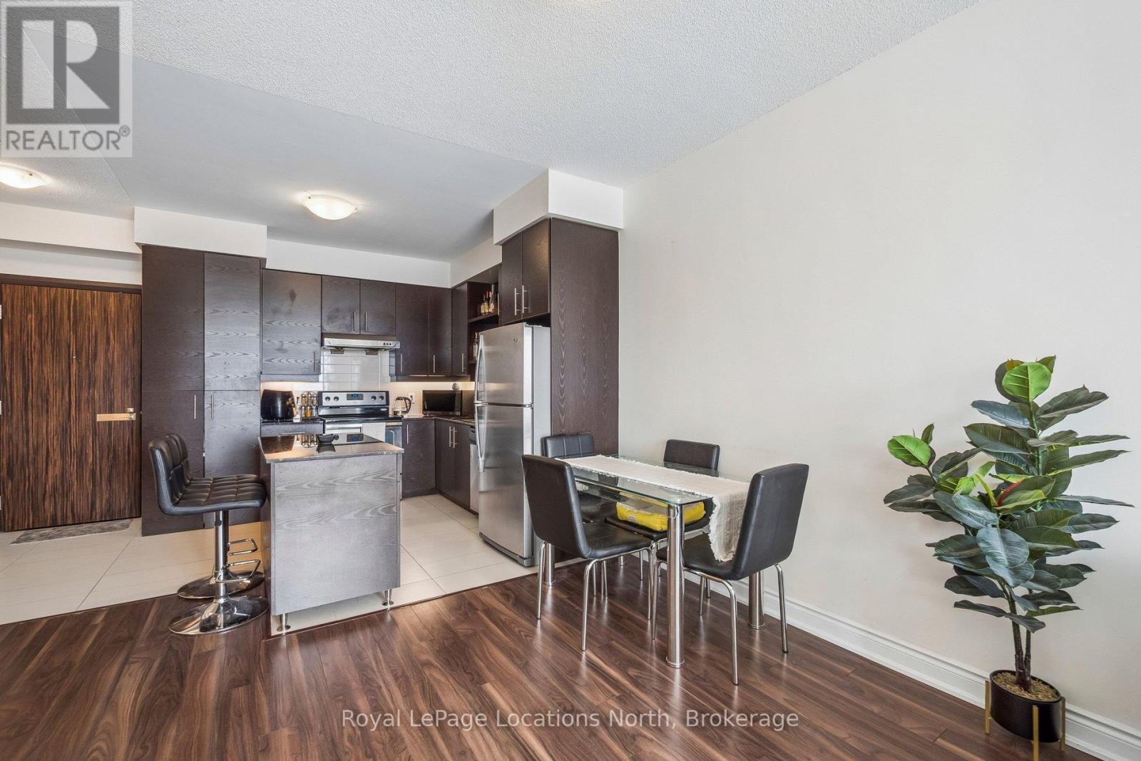 810 - 277 South Park Road, Markham, Ontario L3T 0B7 - Photo 10 - N12935566