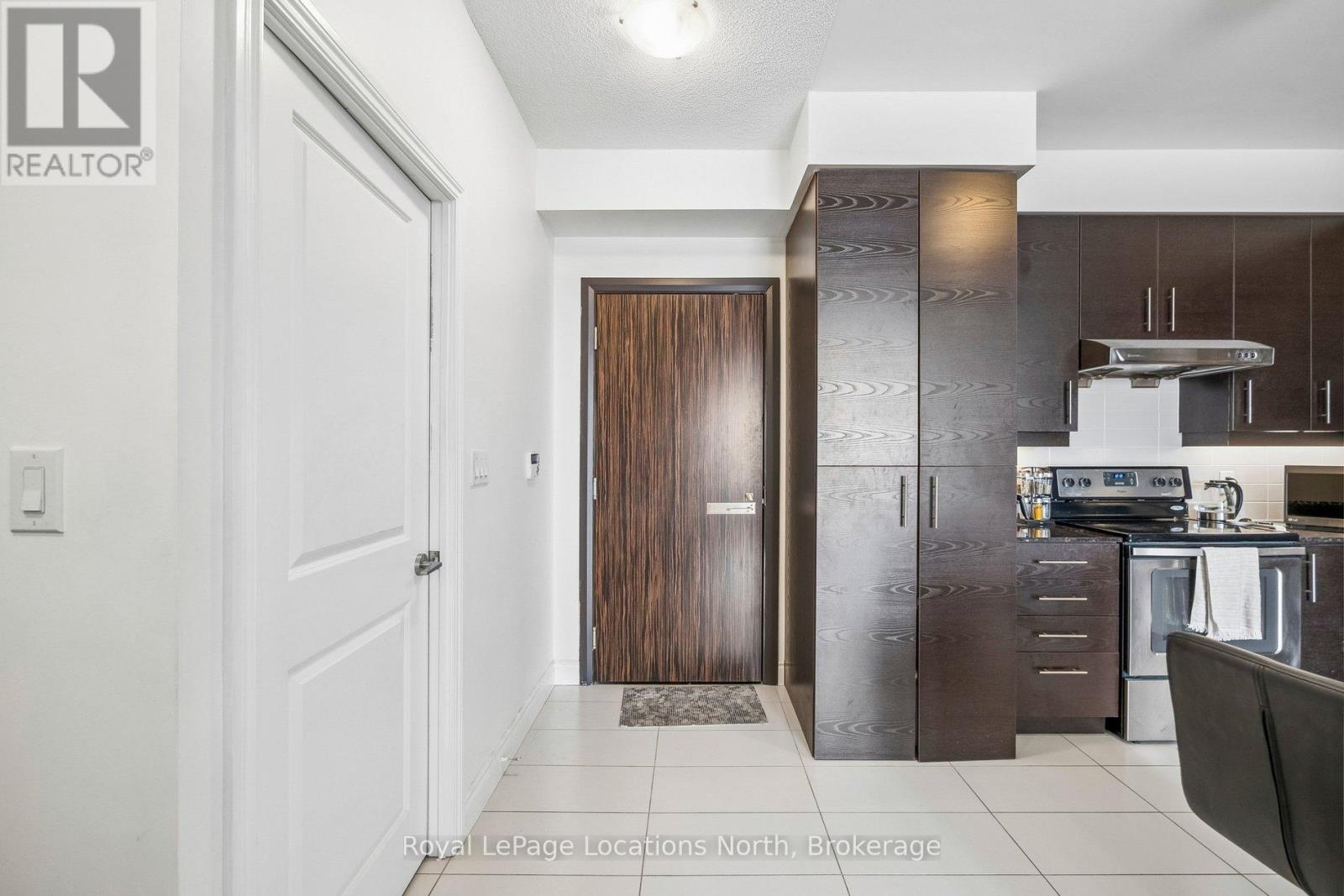 810 - 277 South Park Road, Markham, Ontario L3T 0B7 - Photo 3 - N12935566