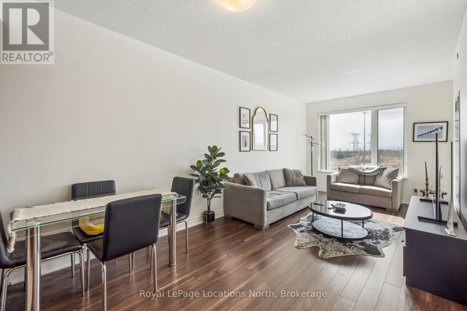 810 - 277 South Park Road, Markham, Ontario L3T 0B7 - Photo 6 - N12935566