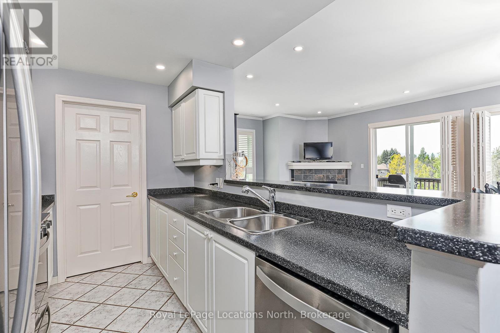 638 Johnston Park Avenue, Collingwood, Ontario  L9Y 5C7 - Photo 9 - S12935670