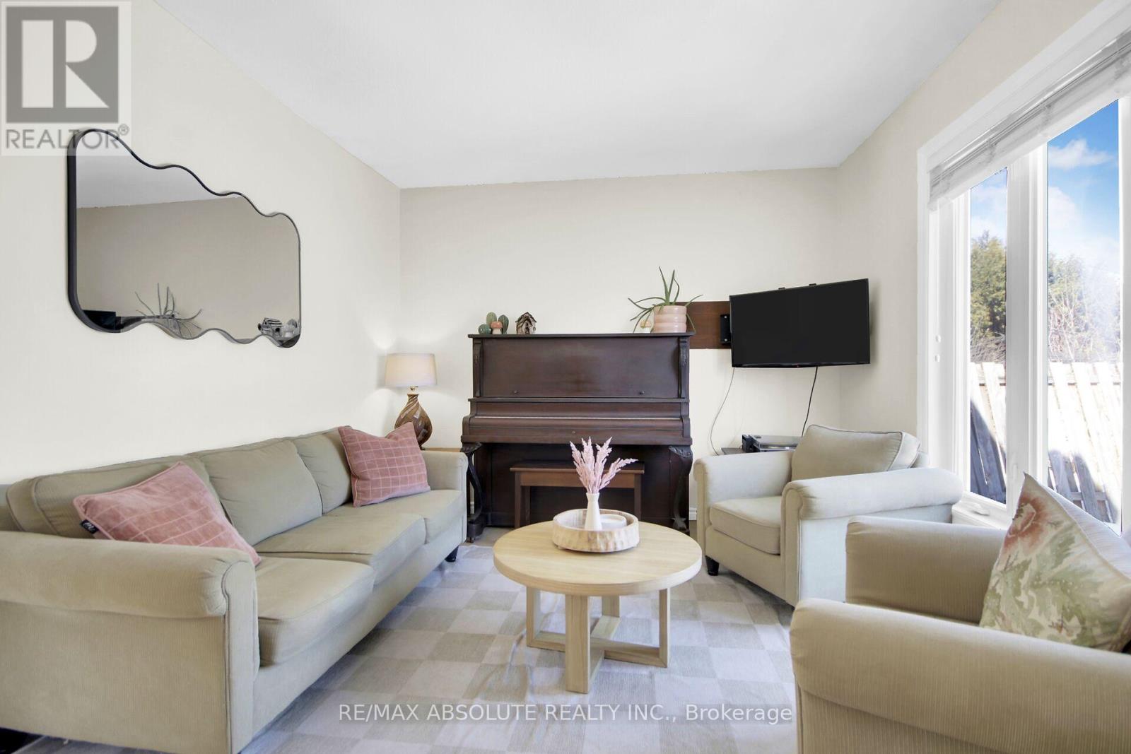 294 Turnstone Court, Ottawa, Ontario  K1E 2V2 - Photo 15 - X12935634