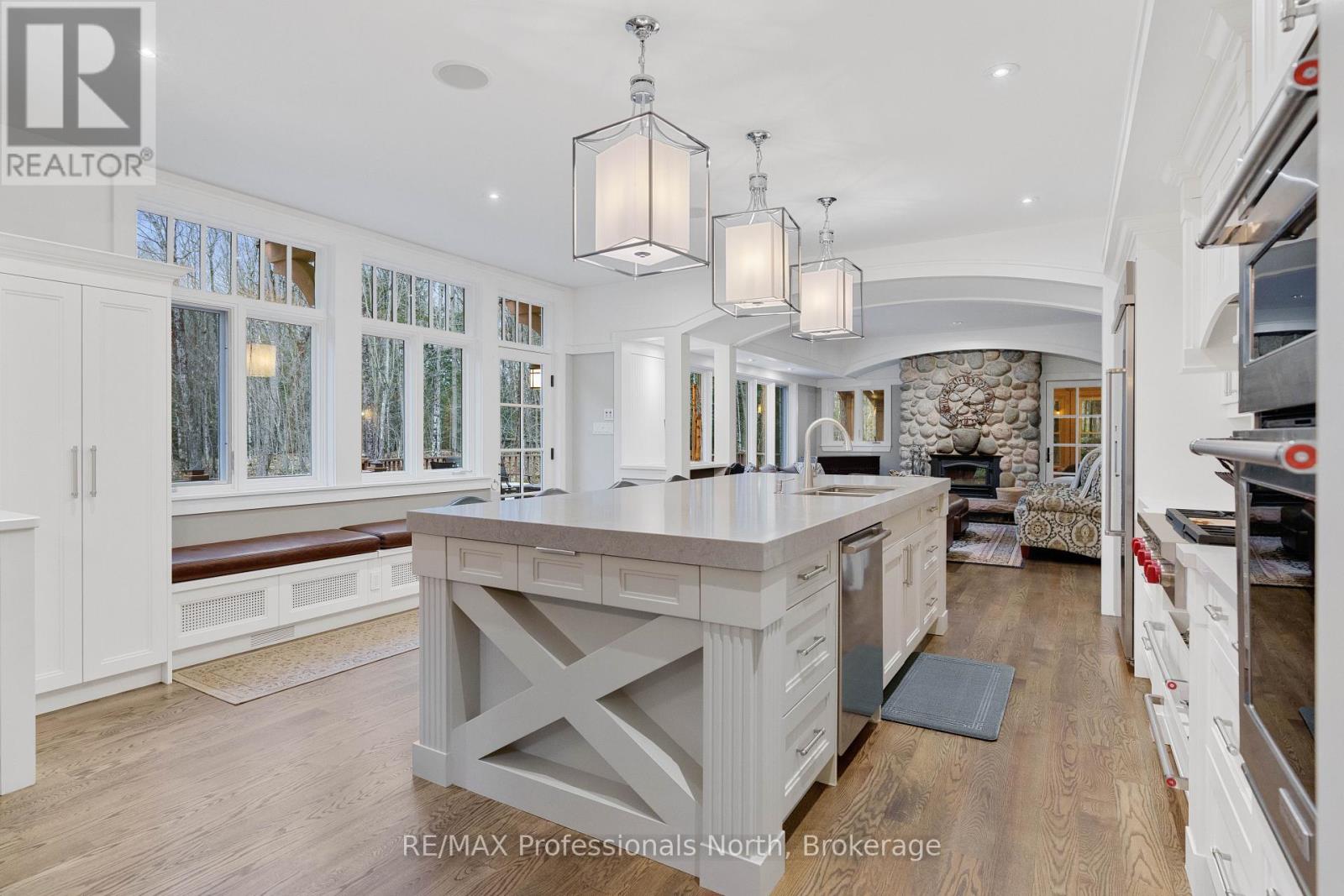 1656 Muskoka Beach Road, Bracebridge, Ontario  P1P 1R1 - Photo 14 - X12935650