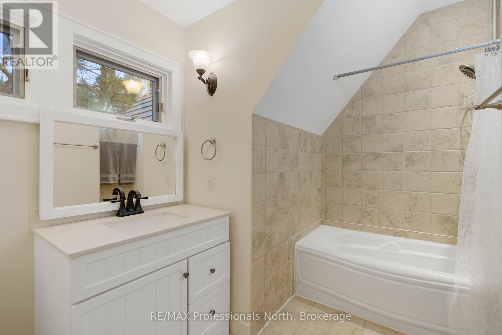 1656 Muskoka Beach Road, Bracebridge, Ontario  P1P 1R1 - Photo 37 - X12935650